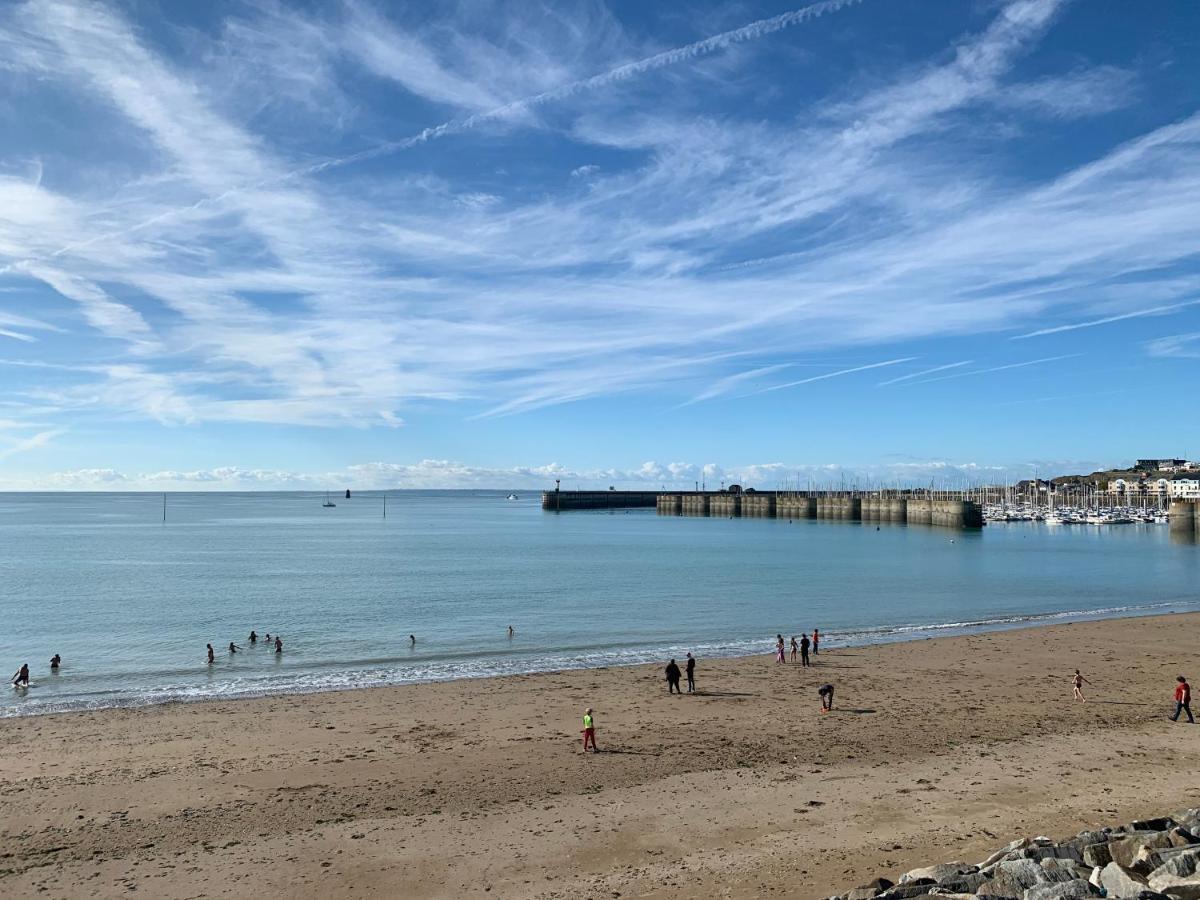 Un Balcon Sur La Mer, Acces Direct A La Plage Granville Buitenkant foto